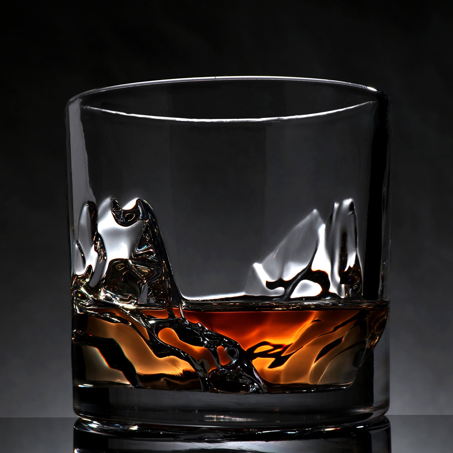 Whiskey served in the Liiton Grand Canyon glass, highlighting the 3D carved interior.