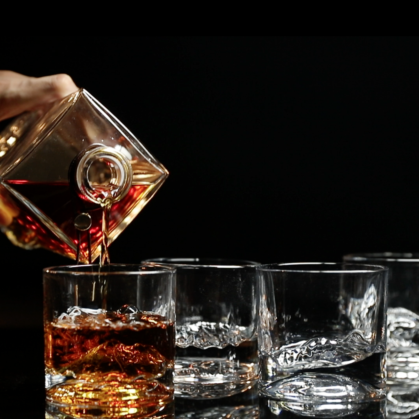 The American Peaks Whiskey Set