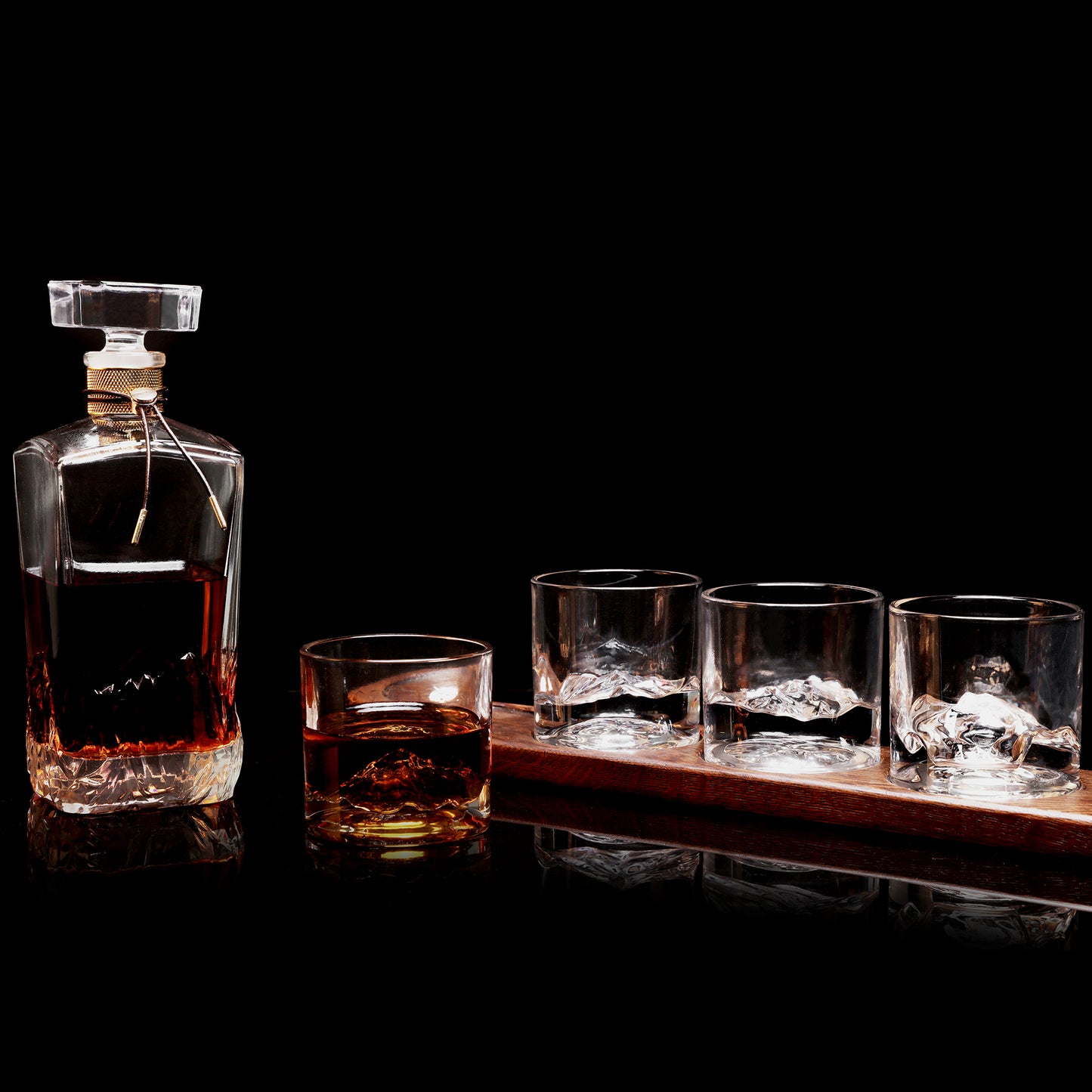 The American Peaks Whiskey Set